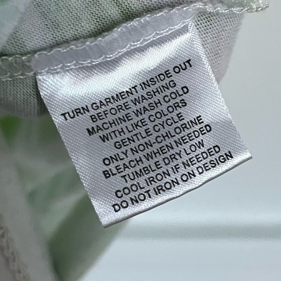 Disney • Green Tie Dyed Lion King Hakuna Matata Tank Top - Picture 3 of 4